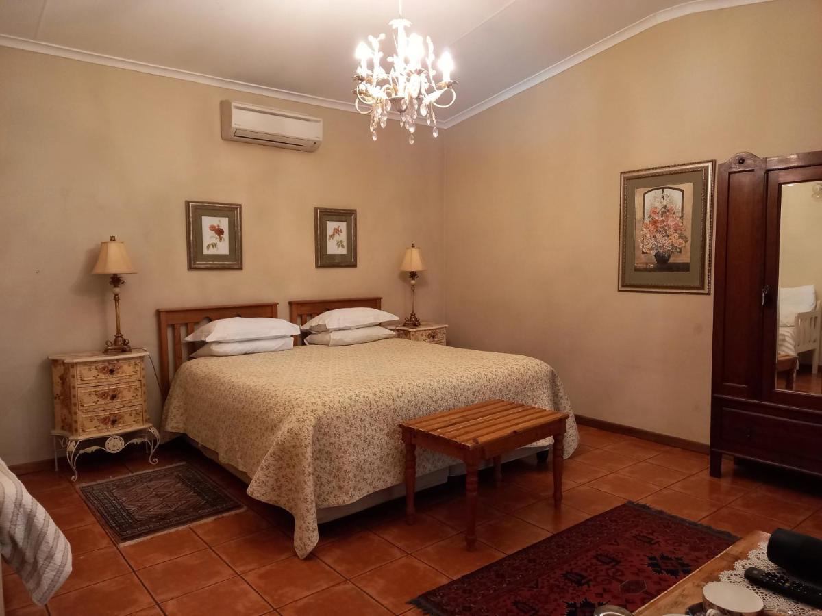 Avondrust Guest House Graaff-Reinet Exterior foto